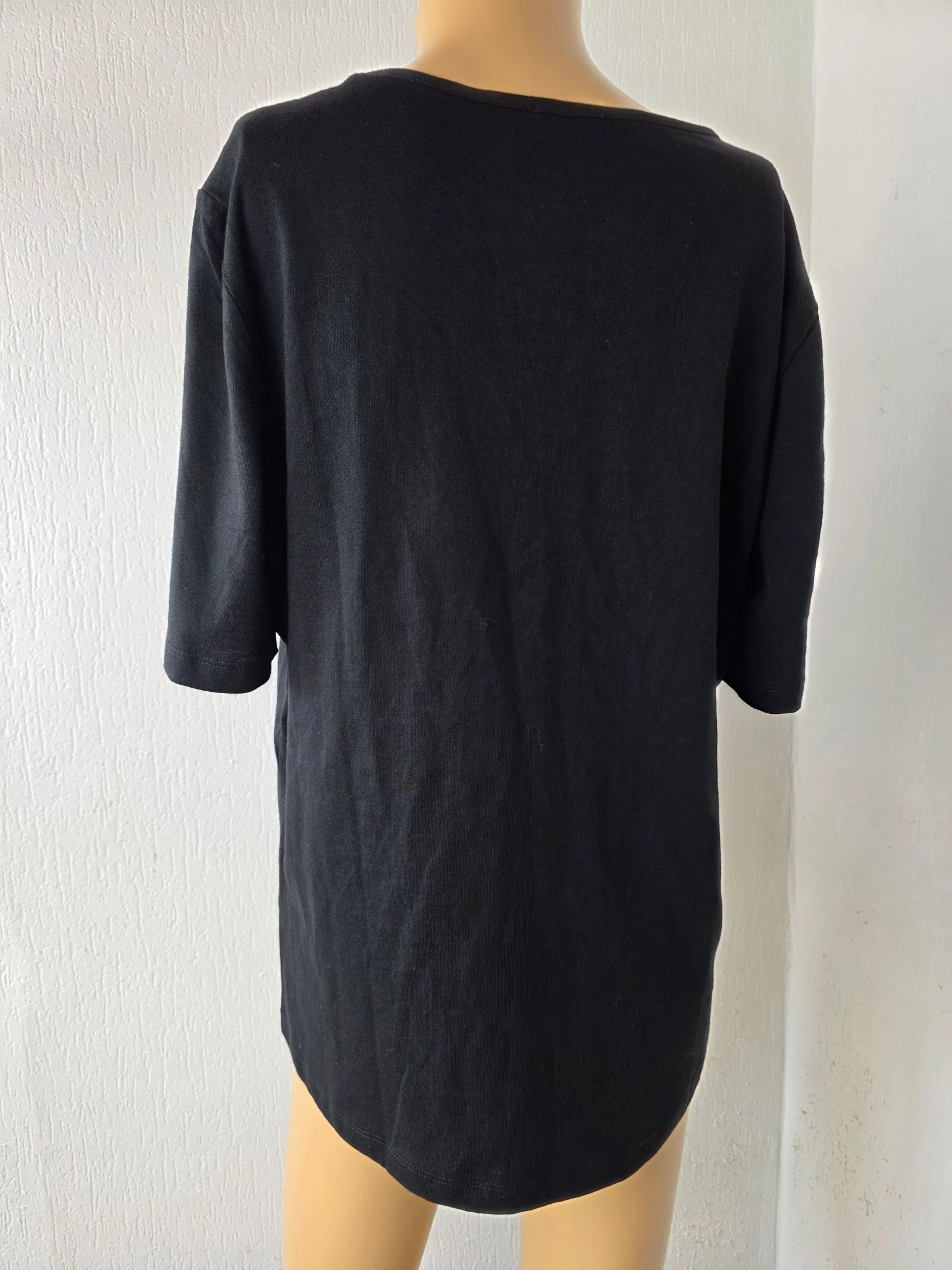 Anne Weyburn beaded and studded black t-shirt fits a 44 – photo 5